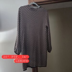 Max Studio Black and Cream Geometric Long Sleeve Shift Dress